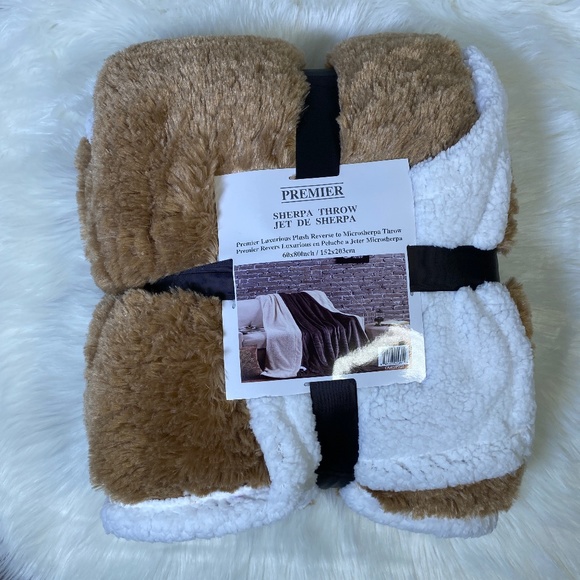 Kate & Co. Other - ✨SALE✨Brown Sugar Micromink Sherpa Throw